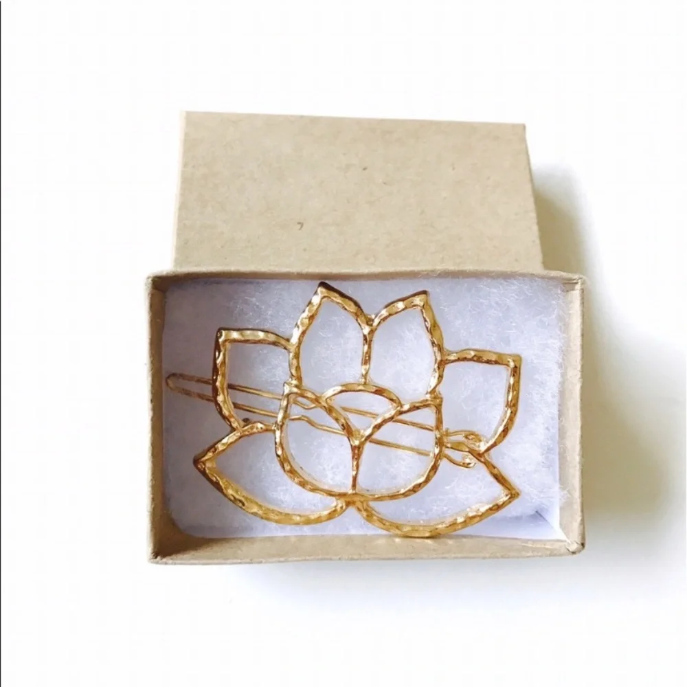 Sacred Lotus Minimalist Hair Clip - Picture 4 of 6